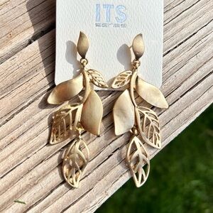 Floral Goldtone Drop Earrings NWT